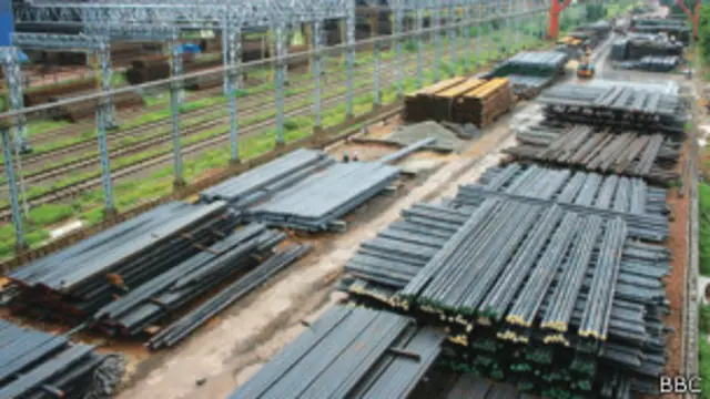  कम सरकारी ख़र्च का प्रभाव कई क्षेत्र जैसे स्टील पर भी पड़ सकता है.