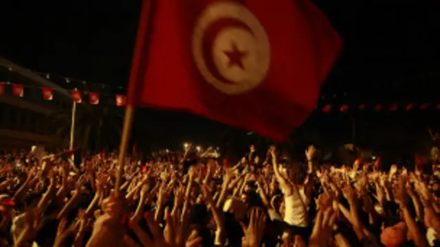 احتجاجات التونسيين
