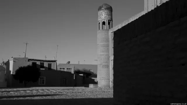 Ўзбекистонда саҳар вақтидаги ёруғлик ажойибдир. У асрлар оша рассомларни ўзига ошиқ қилган.