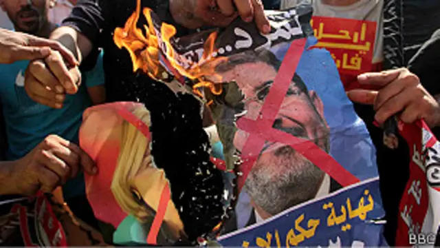 أثارت الانتفاضات العربية النقاش بشأن مكانة رئيس الدولة كرمز وطني