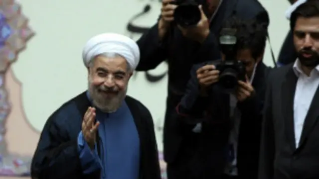 ښاغلي روحاني د خپلې دندې له پيل وروسته لومړي خبری کنفرانس ته وينا کوله