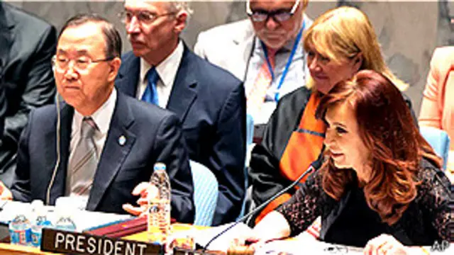Cristina Kirchner, presidenta de Argentina, junto al secretario general de la ONU, Ban Ki-moon 
