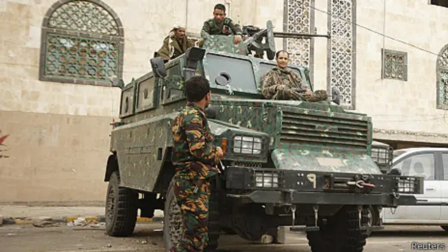 Lực lượng an ninh Yemen trước tòa đại sứ Anh tại thủ đô Sanaa