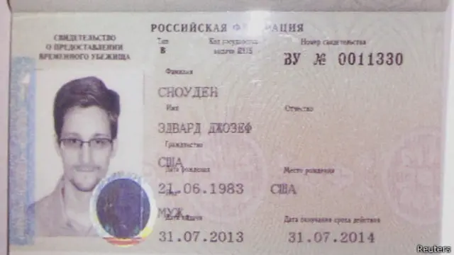 Giấy căn cước tỵ nạn Nga cấp cho Snowden