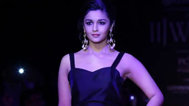 عالیہ بھٹ معروف فلم ساز مہیش بھٹ کی صاحبزادی ہیں