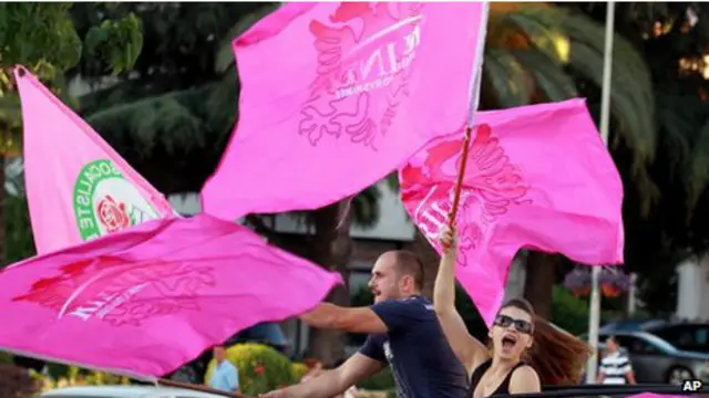 6月间，阿尔巴尼亚举行选举