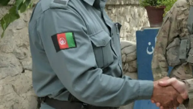 د کورنیو چارو وزارت وايي، د ننګرهار د پولیسو مشر د سیمې په اړه سمه ارزونه نه وه کړې.