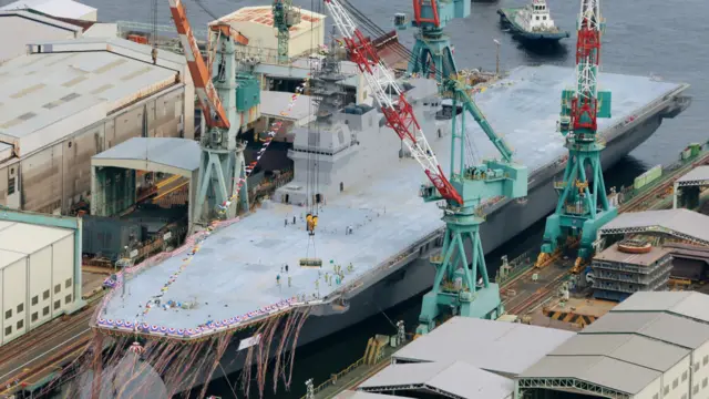 建造中的出云号