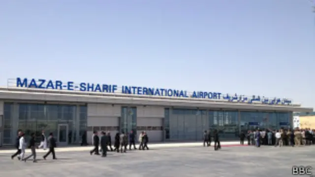 فاروقی:فرودگاه کابل، مزار شریف و هرات که از آنها به فرودگاه های بین المللی افغانستان یاد می شود، متاسفانه در وضعیت نیستند که بتواند خدماتی را با معیارهای بین المللی ارائه کنند