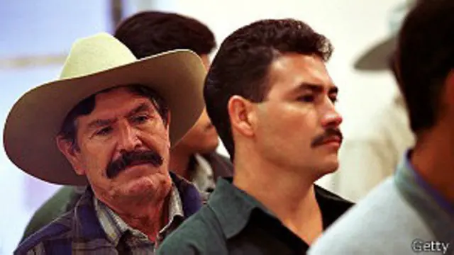 Mexicanos esperando para postular a una visa. Foto Getty Images.