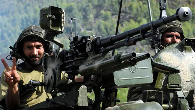 पाकिस्तान फ़ौज सेना, नवाज़ शरीफ़ भारत