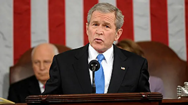 سپتامبر ۲۰۰۸؛ جورج بوش، رئیس جمهور آمریکا از "افزایش آرام" نیروهای این کشور در افغانستان خبر داد