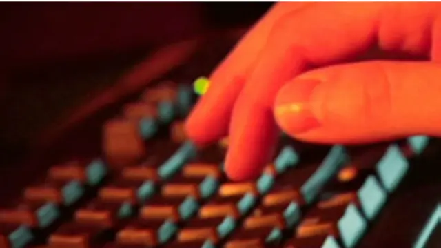 भारत सहित पूरी दुनिया में इंटरनेट के इस्तेमाल के साथ ही ऑनलाईन दुर्व्यवहार की घटनाएँ भी बढ़ रही हैं.