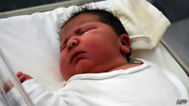 Nace en Espana bebe de 6 2 kg en parto natural sin anestesia BBC News Mundo