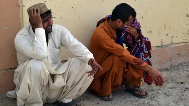 آئی جی بلوچستان کے مطابق اب تک ہلاک ہونے والے تیس افراد میں سے اکیس کی شناخت ہو گئی ہے اور یہ تمام پولیس کے افسران اور جوان ہیں۔