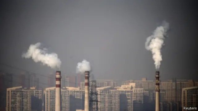 天津市的烟囱排烟（2013年1月）