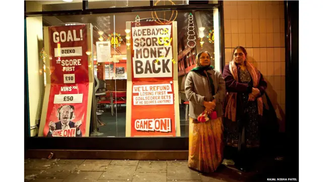 ब्रिटेन में रह रहे एशियाई मूल के लोग