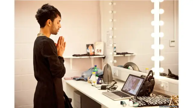 ब्रिटेन में रह रहे एशियाई मूल के लोग