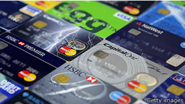 Instituição emitiu cartão de crédito sem prestar atenção que os termos haviam sido alterados