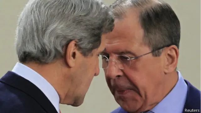 Госсекретарь США Джон Керри (справа) и синистр иностранных дел РФ Сергей Лавров