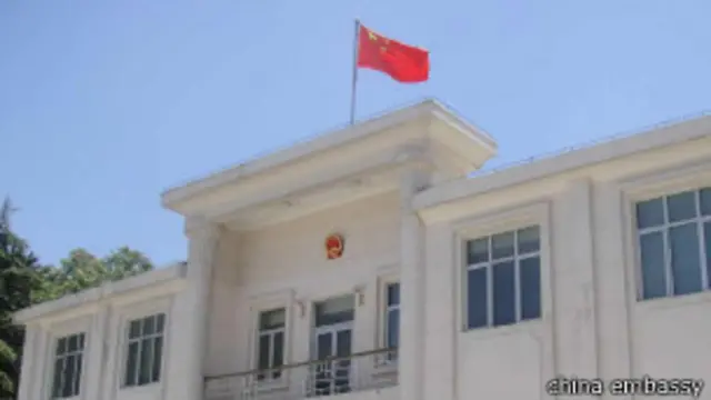 کابل کې د چین سفارت بیا وروسته ومنله، چې تر پېښې وروسته دوه چینایان کابل کې تري تم شوي، چې بیا وروسته یې یو وموندل شو.