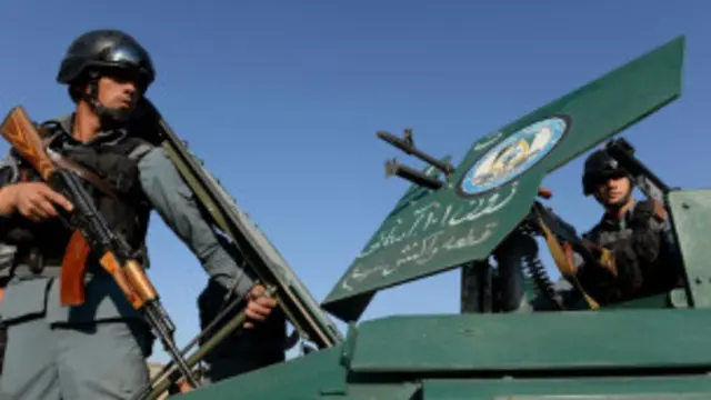 هنوز سه فرمانده پلیس در گرو گروه طالبان هستند