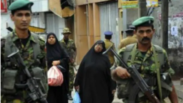 ප්රහාරයෙන් අනතුරුව පනවන ලද ඇඳිරි නීතිය ඉවත් කර ඇති නමුත් ග්රෑන්ඩ්පාස් ප්රදේශය අවට දැඩි පොලිස් රැකවල් යොදා තිබේ