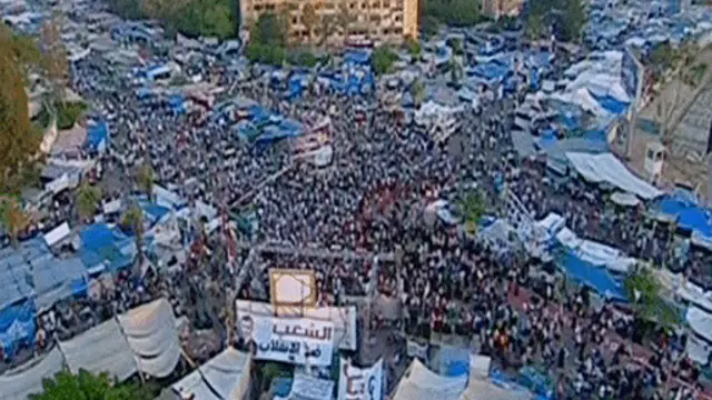 نشانهای از فعالیت نیروهای امنیتی در محل تحصن هواداران آقای مرسی دیده نمی شود