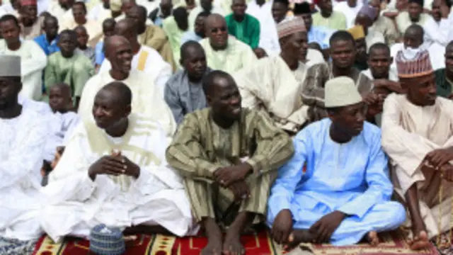 Musulmi a fadin duniya kan gudanar da Mauludi domin tuna haihuwar annabi Muhammadu Sallal lahu alaihi wa sallam