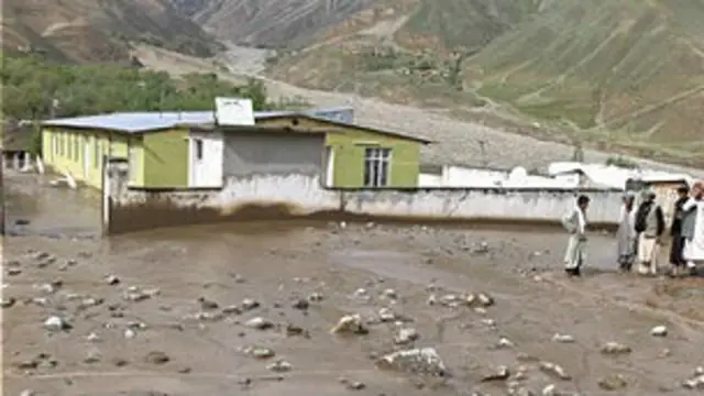 جغتو ولسوالۍ کې سېلابونو د ډېرو کرنیزو ځمکو حاصلات او باغونه وړي.