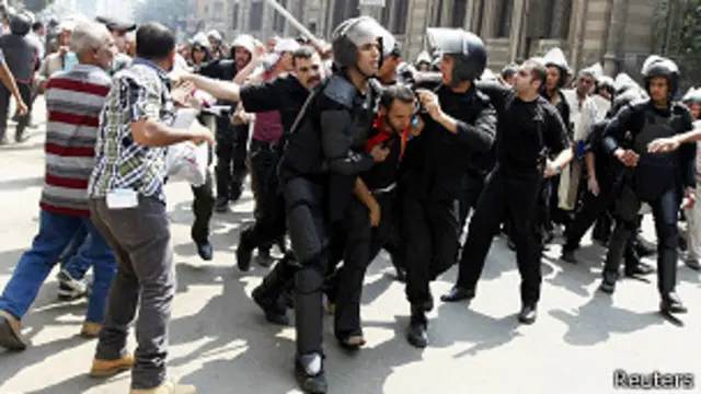 Разгон демонстрации сторонников Мурси