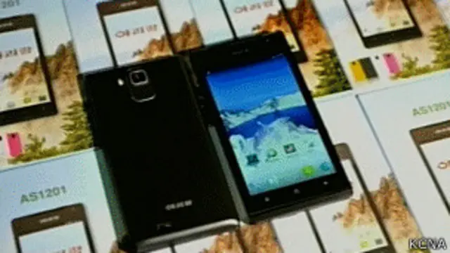 Smartphone norte-coreano. Foto: KCNA