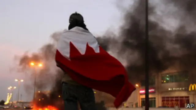 بحرین ایران را به تحریک شیعیان این کشور متهم می‌کند، اما ایران این اتهام را رد می‌کند