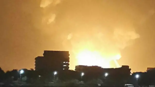 मुंबई, पनडुब्बी, धमाका, नौसेना