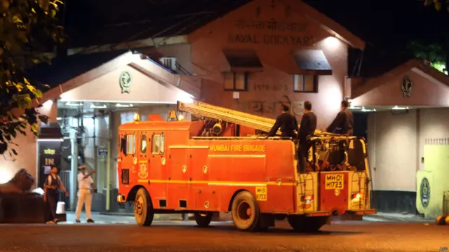 मुंबई, पनडुब्बी, धमाका, नौसेना