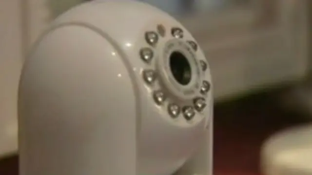 Babá eletrônica deve ser atualizada e protegida com senhas