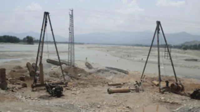 علاقے کے زیادہ تر پل بھی عارضی طور پر بحال کیے گئے ہیں 