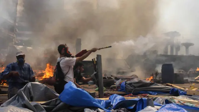 اس آپریشن کے دوران اخوان المسلمین کے اہم ارکان کو حراست میں بھی لیا گیا۔