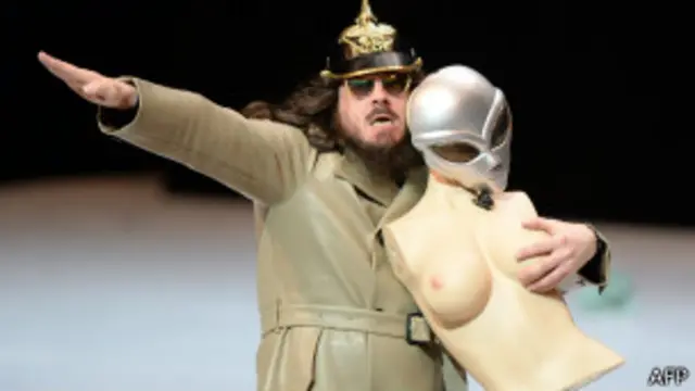 Джонатан Мезе