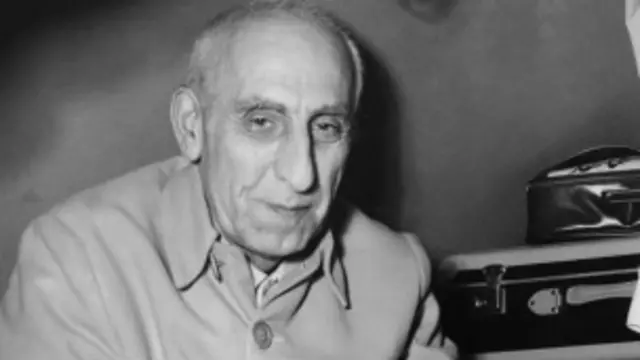 مصدق دو ماه پیش از سرنگونی دولتش از آیزنهاور درخواست وام بیست و پنج میلیون دلاری کرده بود