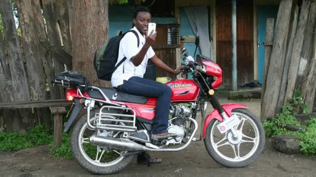 मोबाइल ऐप के जरिए मोतियाबिंद की जाँच