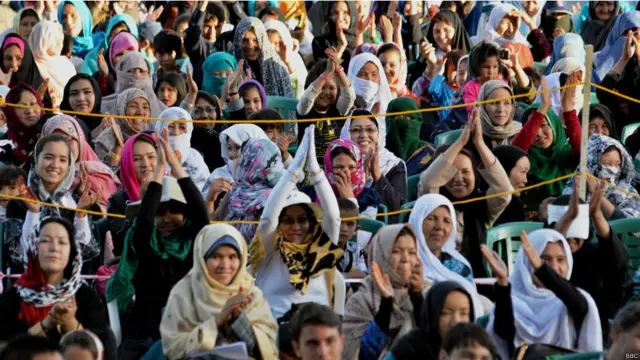 حضور زنان در این کنسرت نیز چشمگیر بود.