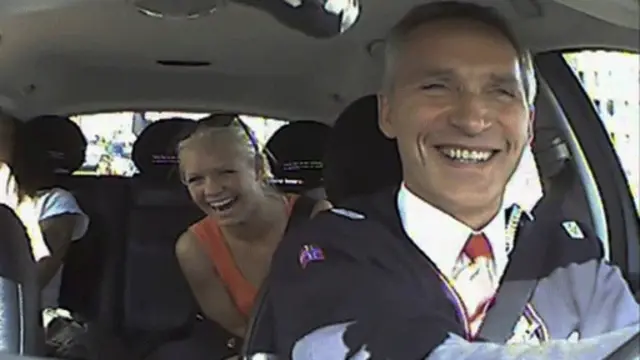 挪威首相斯托尔滕贝格假扮出租车司机