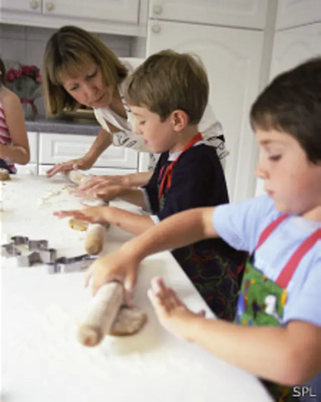 Niños cocinando