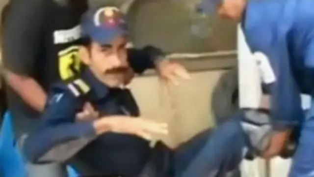 کراچی میں پیر کی شب حملہ آوروں نے دستی بم اور فائرنگ کر کے چینل کے ایک محافظ کو زخمی کر دیا تھا