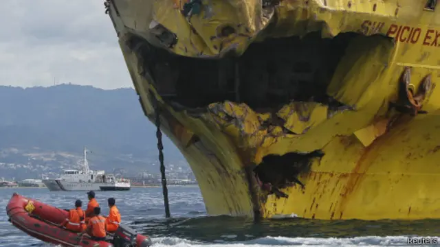 грузовое судно, столкновение с паромом