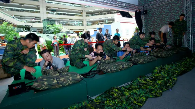 Các súng trường ảo này được cho là rất hữu dụng trong huấn luyện binh sĩ nhờ tiết kiệm kinh phí. 