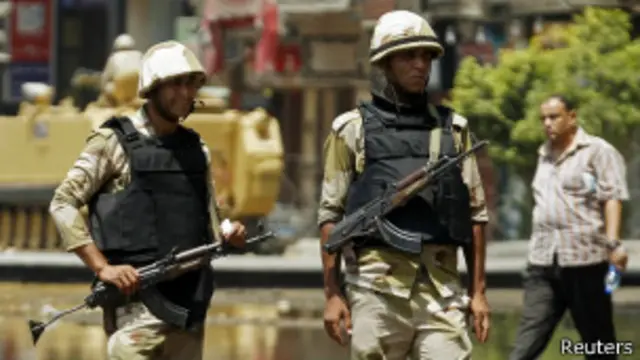 Солдаты в Каире