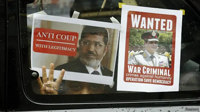 از زمانی که ارتش مصر آقای مرسی را برکنار کرده، این کشور همچنان دستخوش آشوب و هرج و مرج است