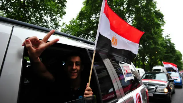 متظاهرون مؤيدون للرئيس المعزول محمد مرسي في لندن